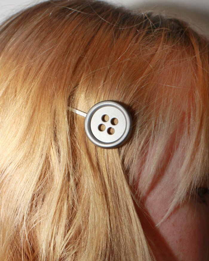 Cute As A Button Hairpin - Marland Backus - Elevastor